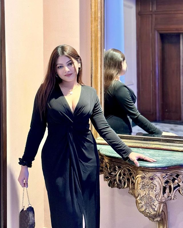 Ahmedabad ❤️⭐ VIP high profile call girl service anytime available ful