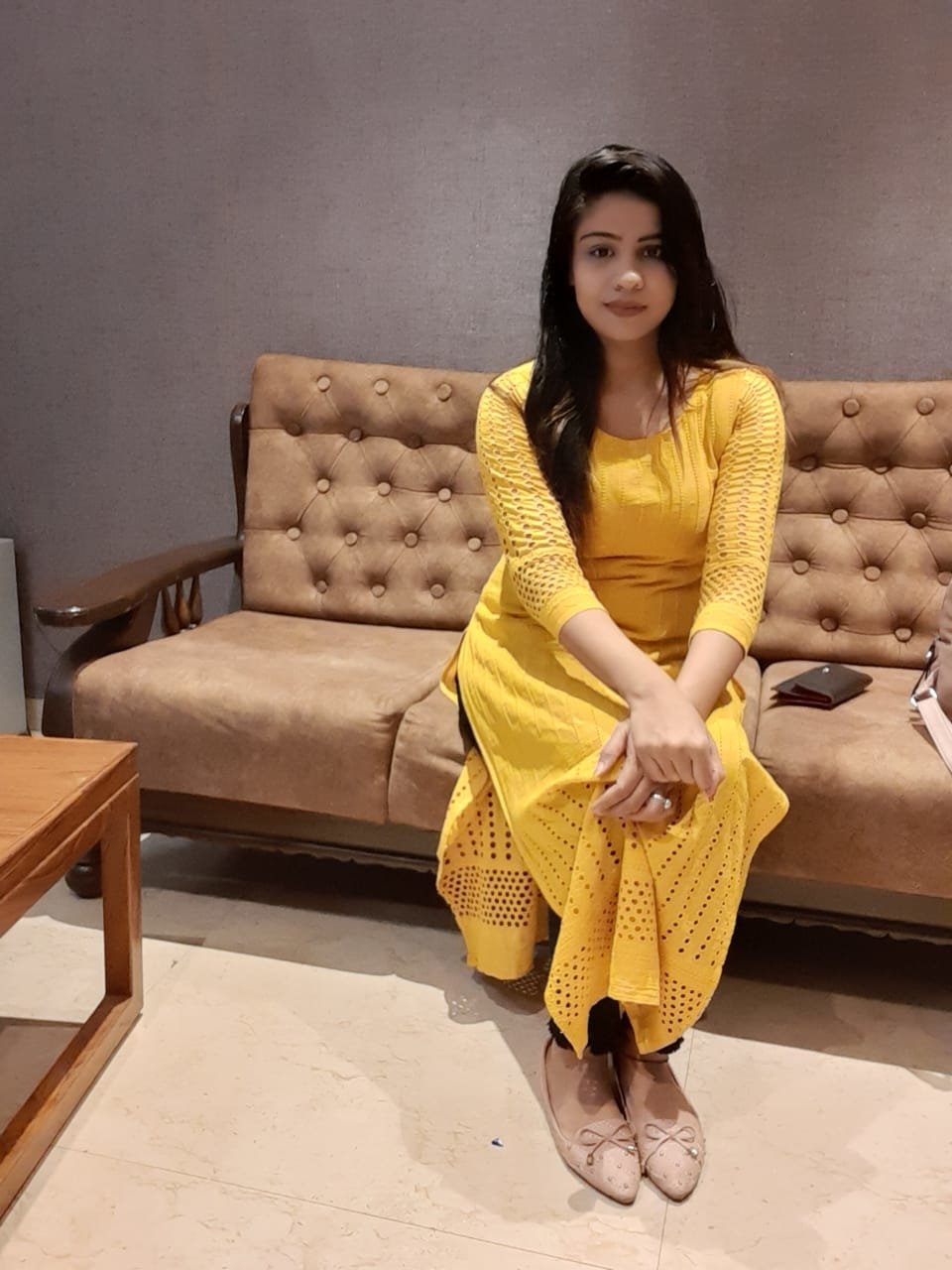 Bhopal 💯 my self komal sharma home and hotel service available on cal