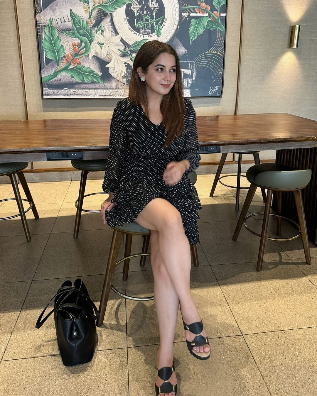 INDEPENDENT MY SELF Ronika SHARMA VIP CALL GIRL SERVICE