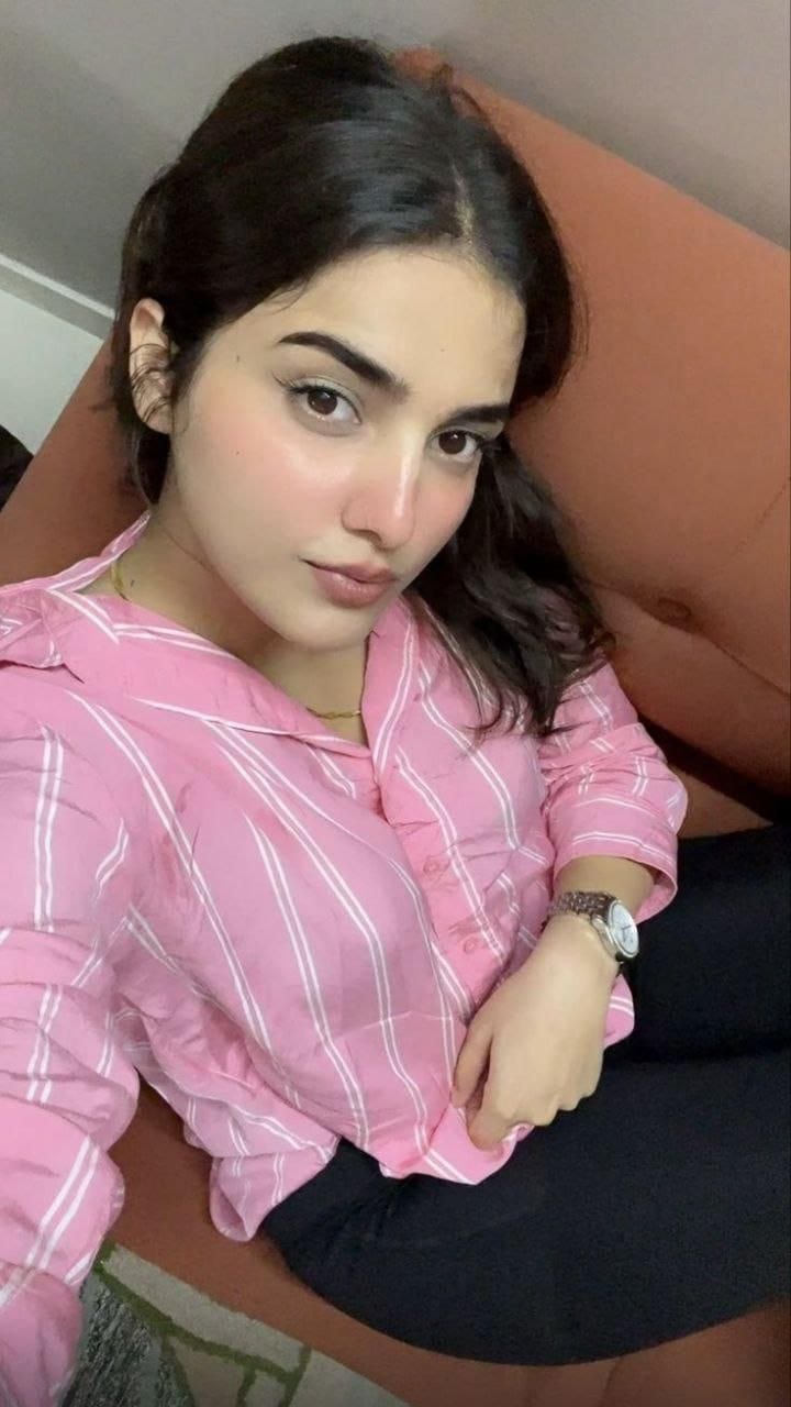 Jamnagar...my self komal sharma home and hotel service available