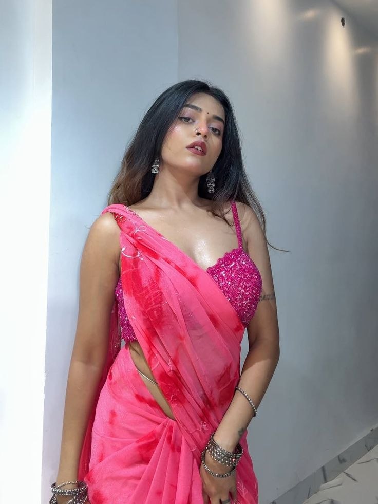 Reeya low price 💯 safe and secure in call out call available faridabd