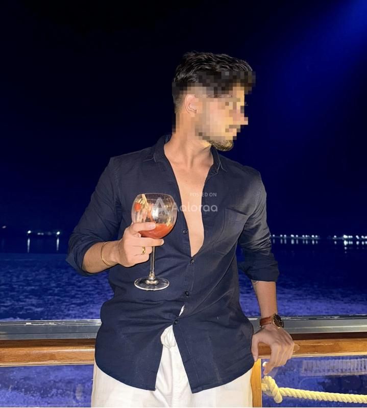 High class male escort for female and couples I am educated boy