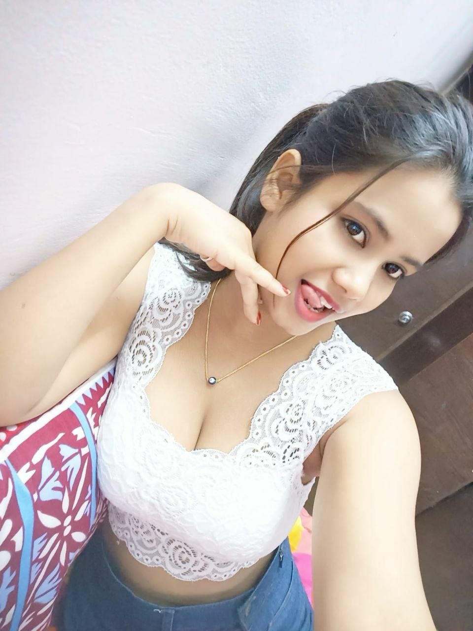2000 UNLIMITED SHORT HIGH PROFILE CALL GIRL SERVICE AVAILABLE.